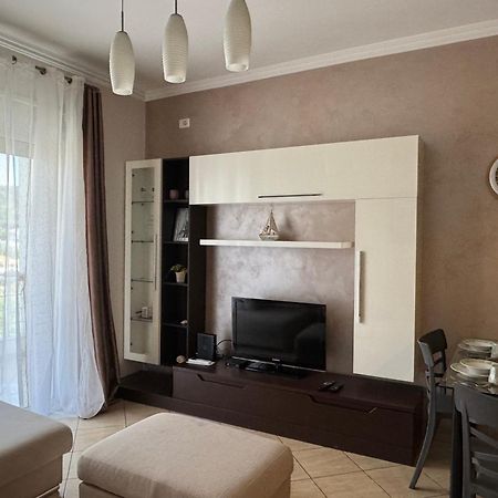 Elegant Apartment In Lungomare - N 23 فلورا المظهر الخارجي الصورة