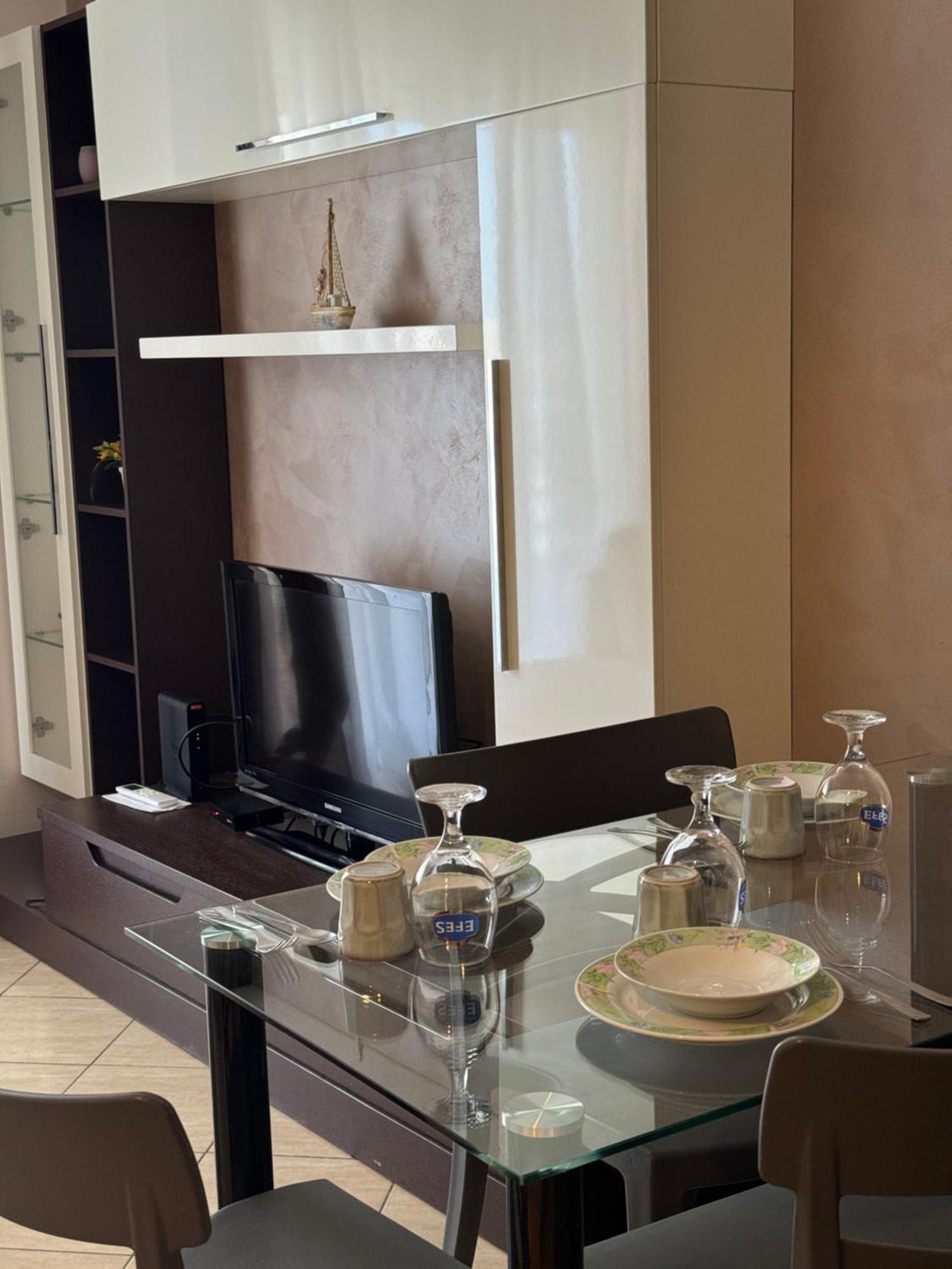 Elegant Apartment In Lungomare - N 23 فلورا المظهر الخارجي الصورة
